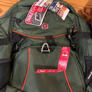 Swiss gear back pack green, never used